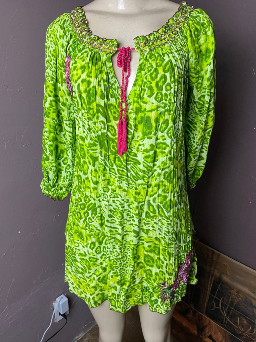 Krista Lee size S
Green Printed
 Peasant Tunic 
Pink Tassel Tie